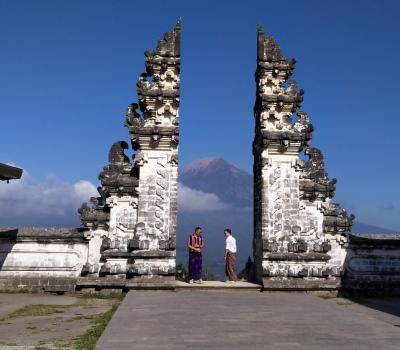 Bali Instagram Tour Lempuyang Temple and Tukad Cepung Waterfall