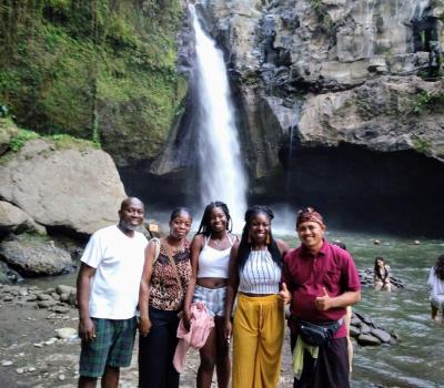 Ubud Taxi to Tegenungan Waterfall (Private Trip)