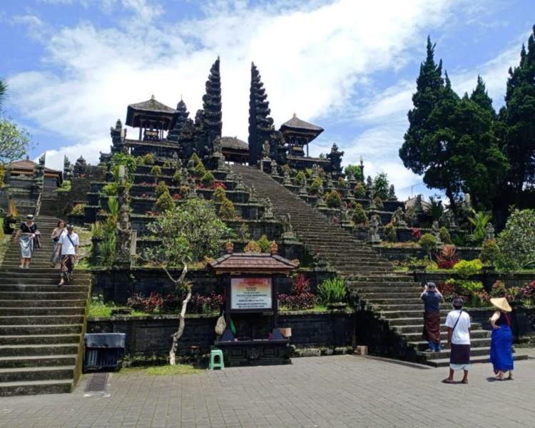Bali Driver Service from Seminyak for Safe Private Trip