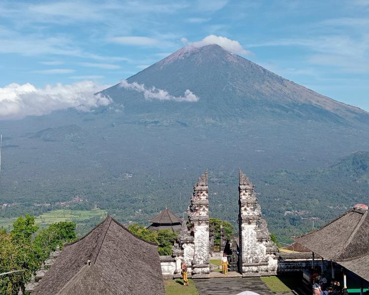 Lempuyang Temple, Tirta Gangga, and Tukad Cepung Waterfall Trips Tour