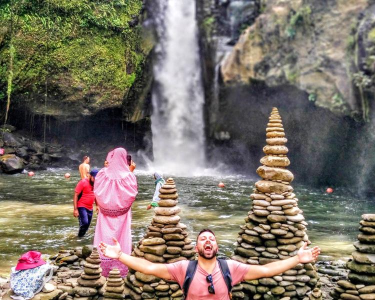 Bali Taxi Service to Tegenungan Waterfall from Ubud