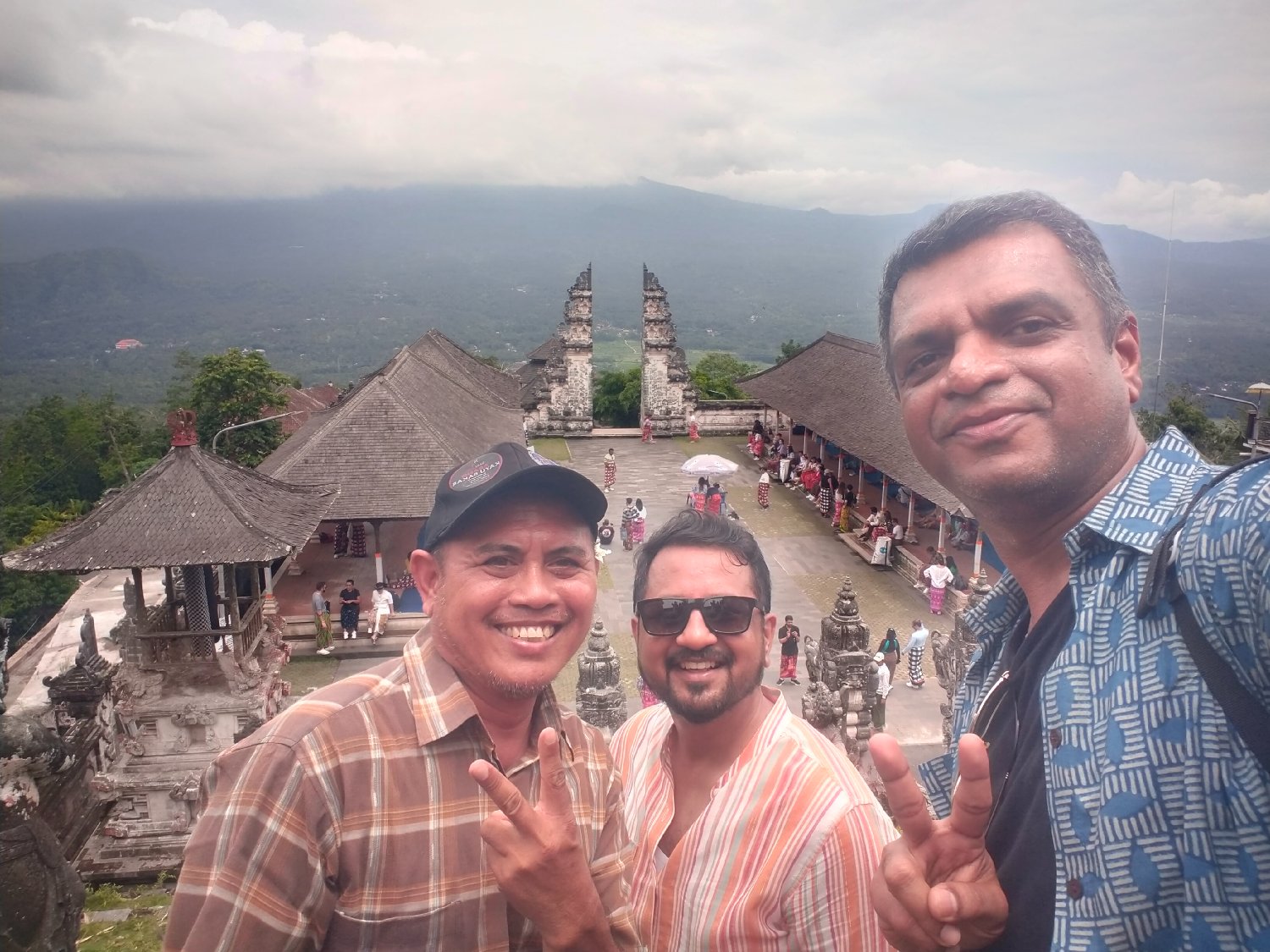 Sewa Mobil dan Sopir di Bali