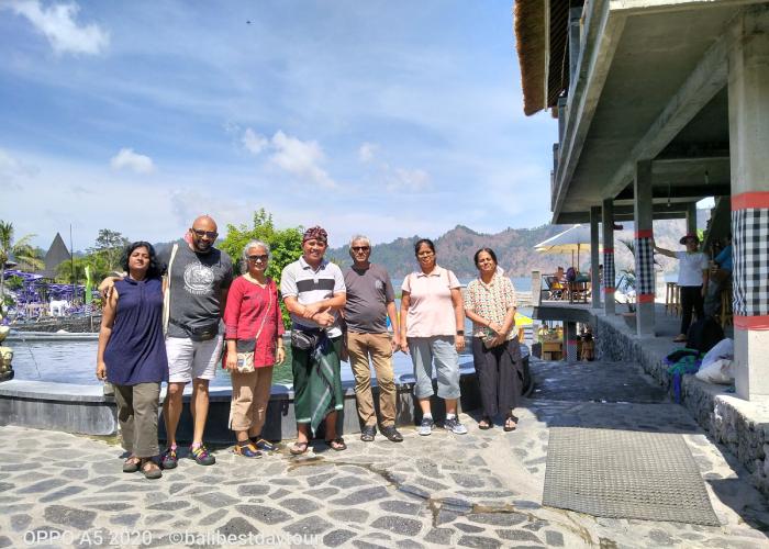 Sewa mobil di Bali dengan sopir yang berpengalaman dan bbm