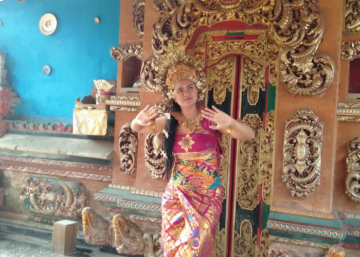 Bali Traditional Costume Photo Experience