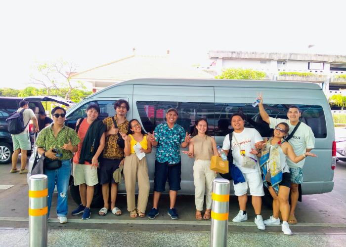 Toyota Hiace mini bus
