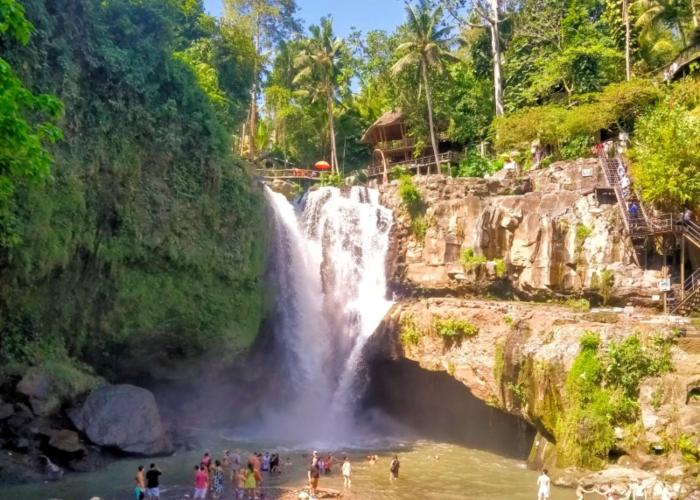tegenungan waterfall ubud 1