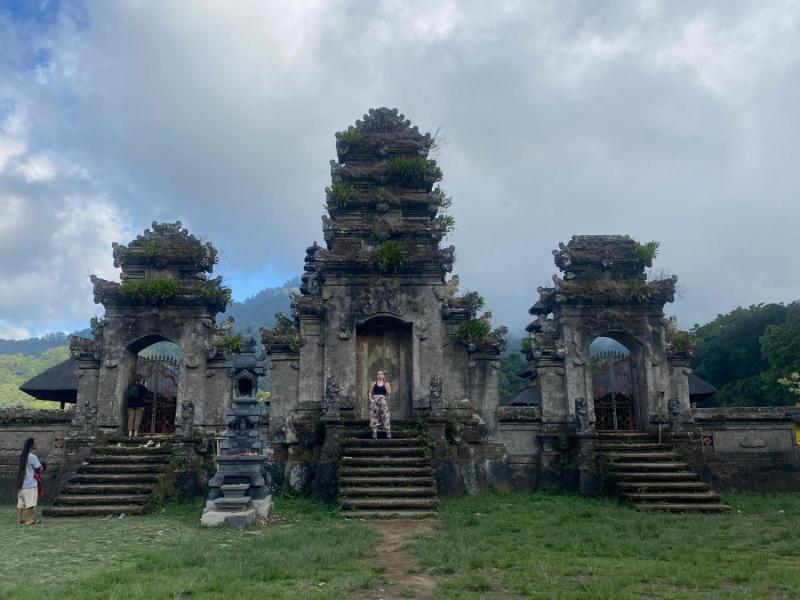 tamblingan forest trekking