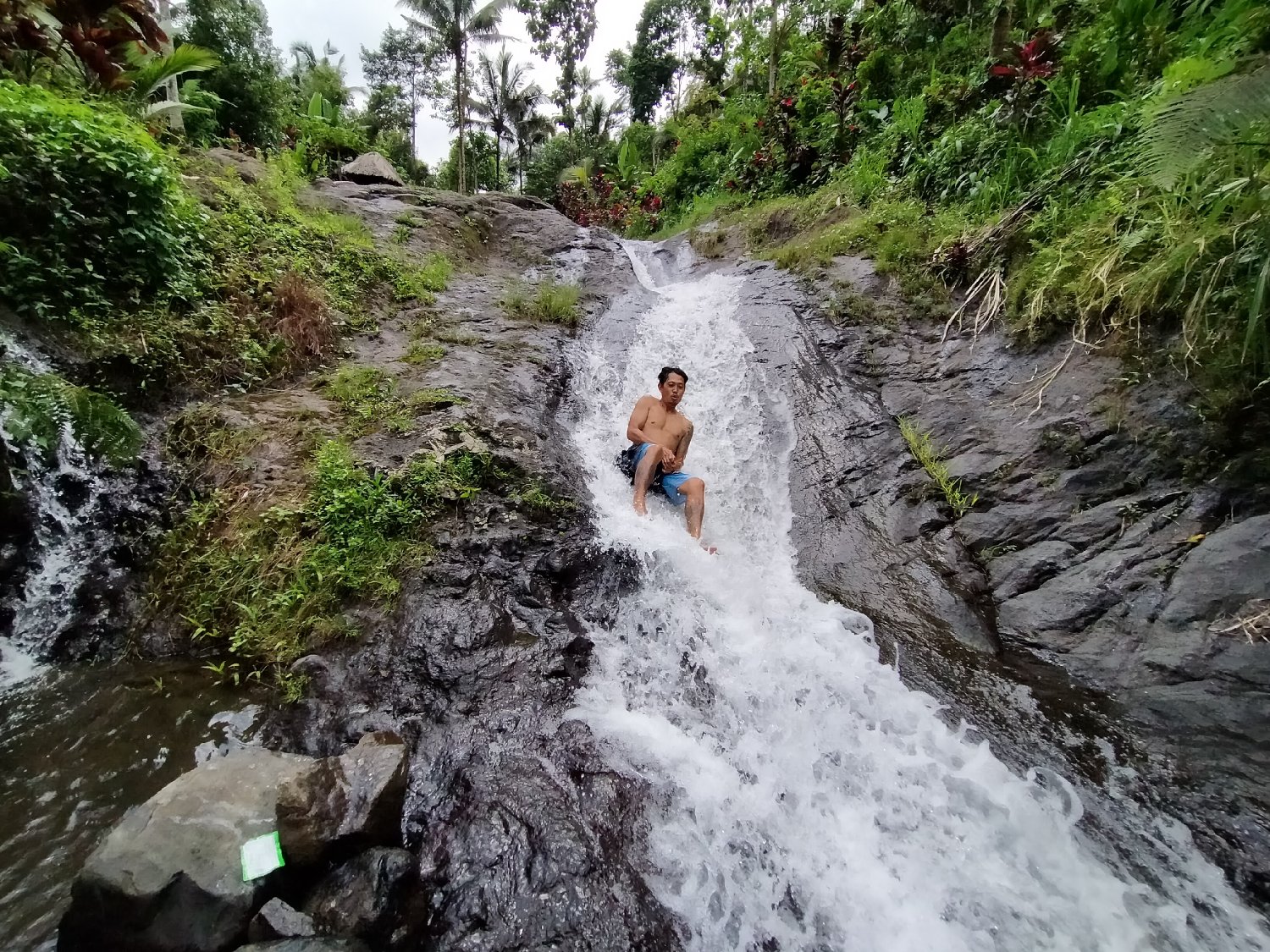 natural water sliding (2)